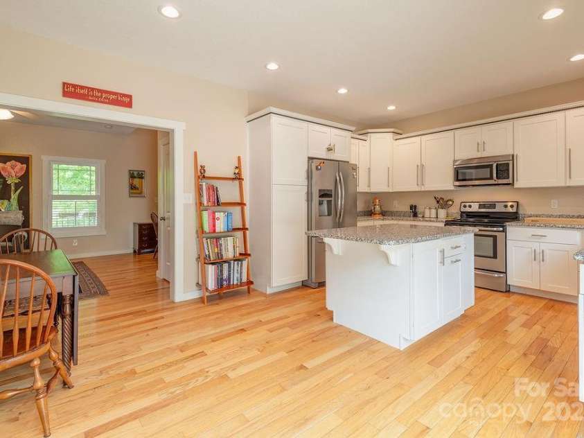 104 Bobby Ridge Drive, Leicester, NC 28748.  MLS# CAR4257247, YatesRealty ID 18239. 