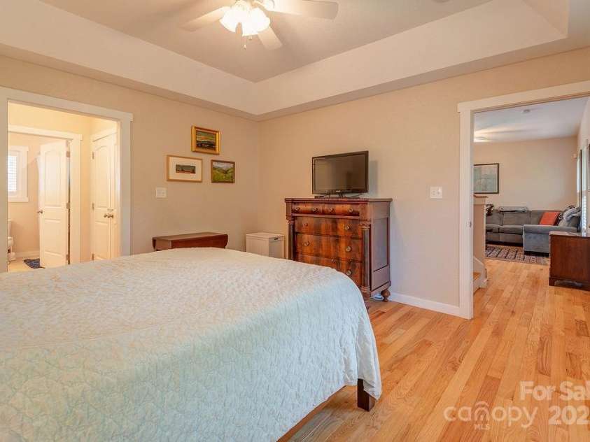 104 Bobby Ridge Drive, Leicester, NC 28748.  MLS# CAR4257247, YatesRealty ID 18239. 