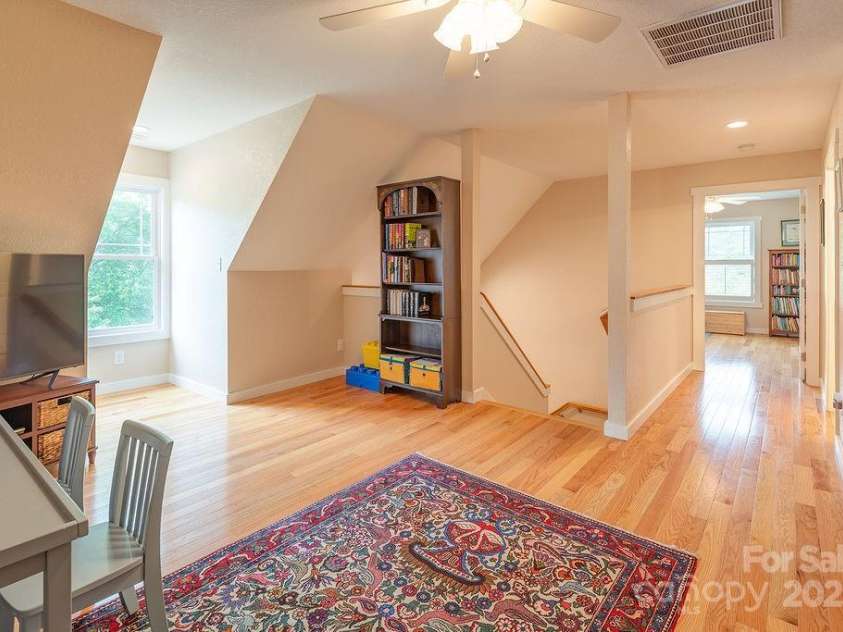 104 Bobby Ridge Drive, Leicester, NC 28748.  MLS# CAR4257247, YatesRealty ID 18239. 