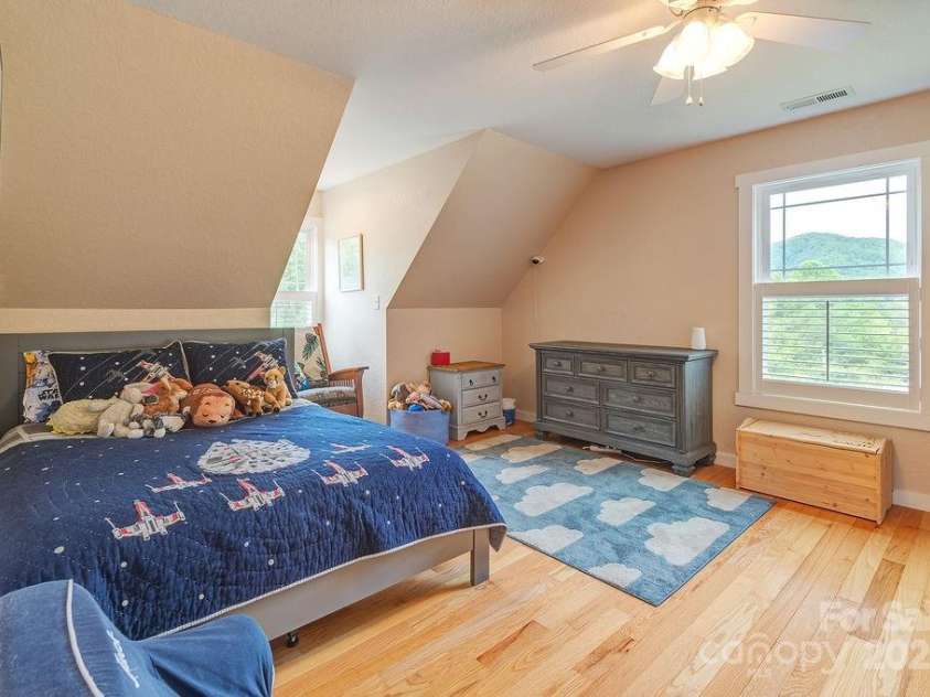 104 Bobby Ridge Drive, Leicester, NC 28748.  MLS# CAR4257247, YatesRealty ID 18239. 