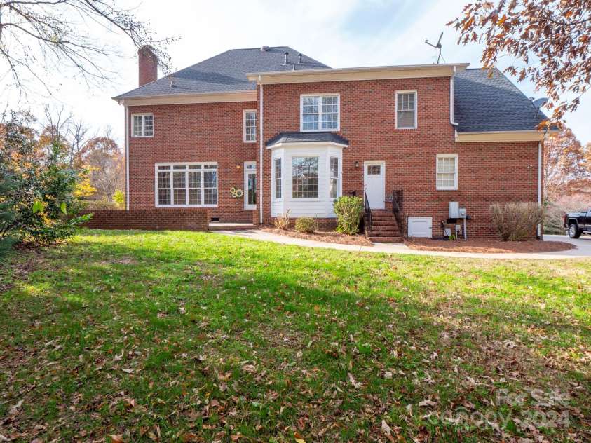 3714 Radbourne Boulevard, Charlotte, NC 28269.  MLS# CAR4195925, YatesRealty ID 1824. 