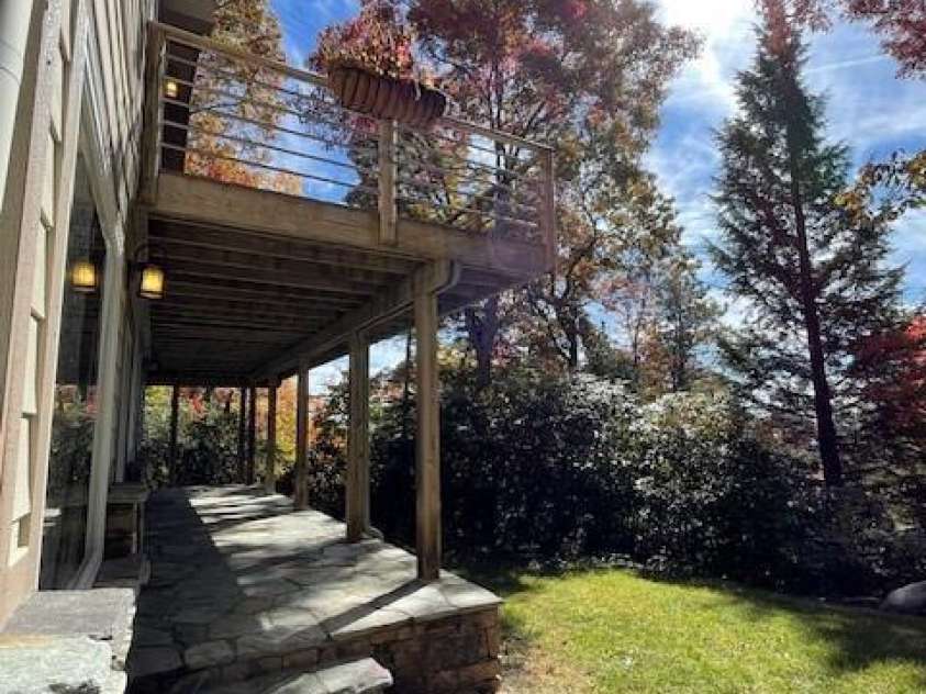 425 Flat Top Mountain Road, Fairview, NC 28730.  MLS# CAR4343659, YatesRealty ID 1824. 