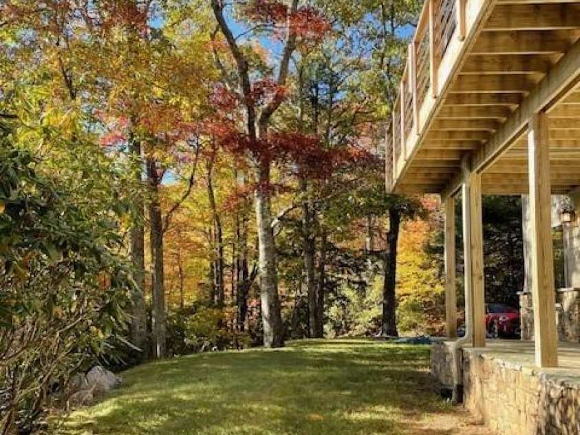 425 Flat Top Mountain Road, Fairview, NC 28730.  MLS# CAR4343659, YatesRealty ID 1824. 