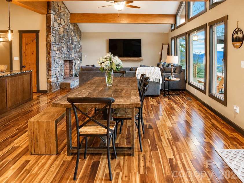425 Flat Top Mountain Road, Fairview, NC 28730.  MLS# CAR4399617, YatesRealty ID 1824. 