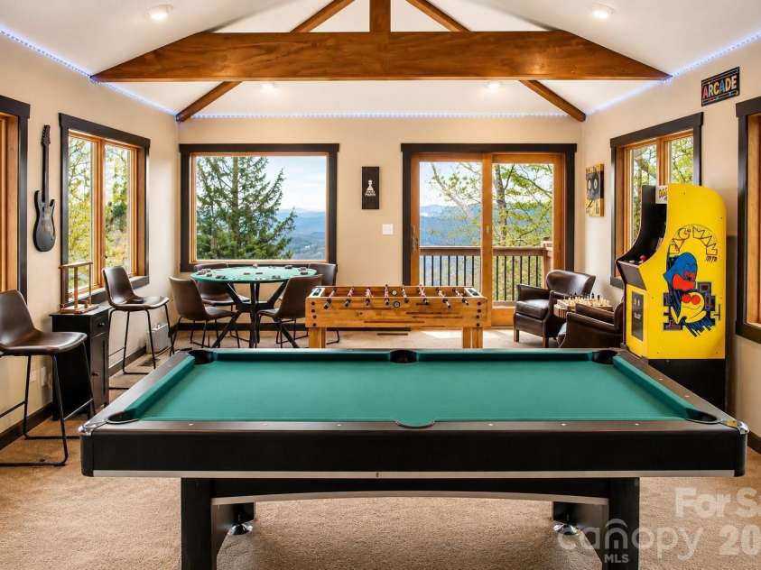 425 Flat Top Mountain Road, Fairview, NC 28730.  MLS# CAR4399617, YatesRealty ID 1824. 