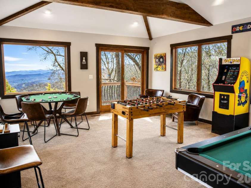 425 Flat Top Mountain Road, Fairview, NC 28730.  MLS# CAR4399617, YatesRealty ID 1824. 