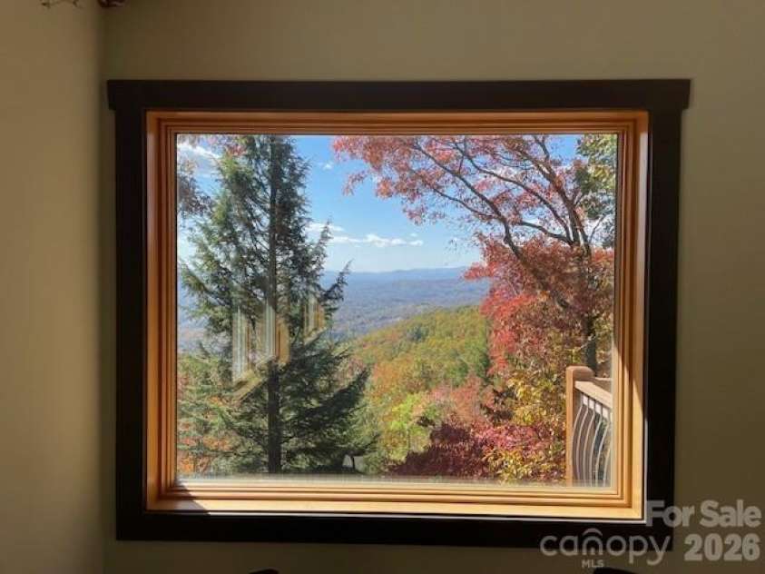425 Flat Top Mountain Road, Fairview, NC 28730.  MLS# CAR4399617, YatesRealty ID 1824. 