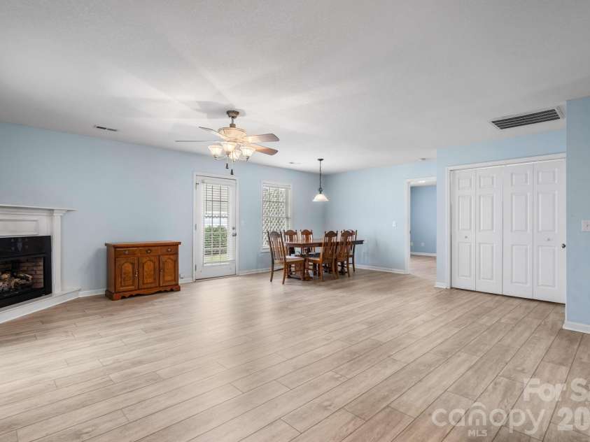 1268 Wexford Village Circle, Lenoir, NC 28645.  MLS# CAR4377541, YatesRealty ID 18240. 