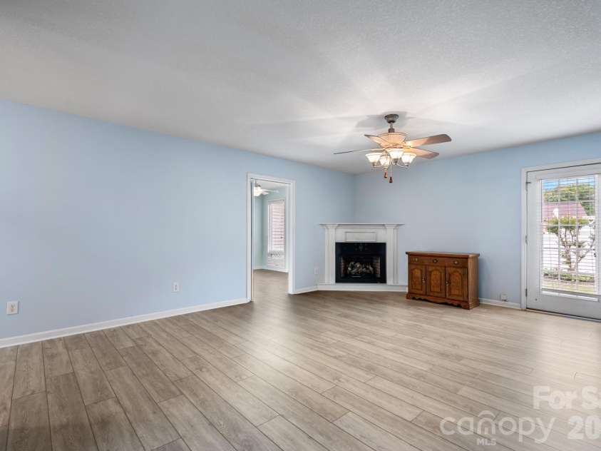 1268 Wexford Village Circle, Lenoir, NC 28645.  MLS# CAR4377541, YatesRealty ID 18240. 