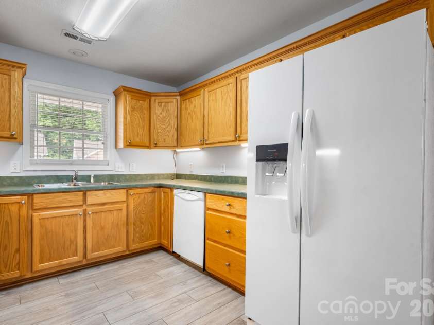 1268 Wexford Village Circle, Lenoir, NC 28645.  MLS# CAR4377541, YatesRealty ID 18240. 