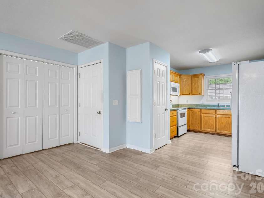 1268 Wexford Village Circle, Lenoir, NC 28645.  MLS# CAR4377541, YatesRealty ID 18240. 