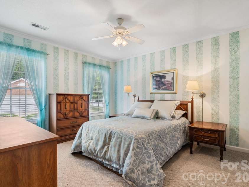 1268 Wexford Village Circle, Lenoir, NC 28645.  MLS# CAR4377541, YatesRealty ID 18240. 