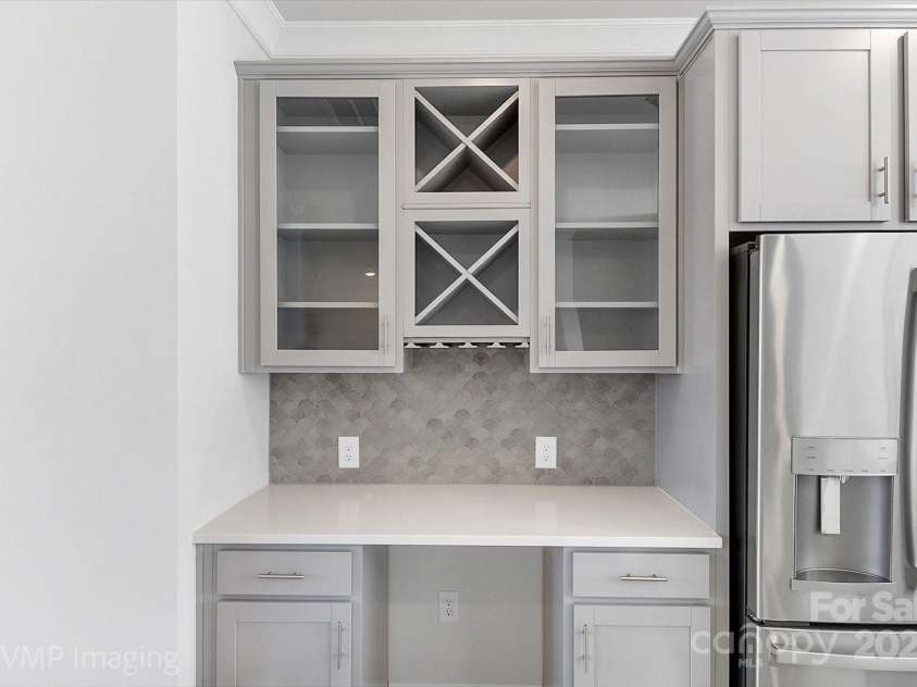 6027 Towering Oaks Drive, Charlotte, NC 28205.  MLS# CAR4298053, YatesRealty ID 18240. Beverage station