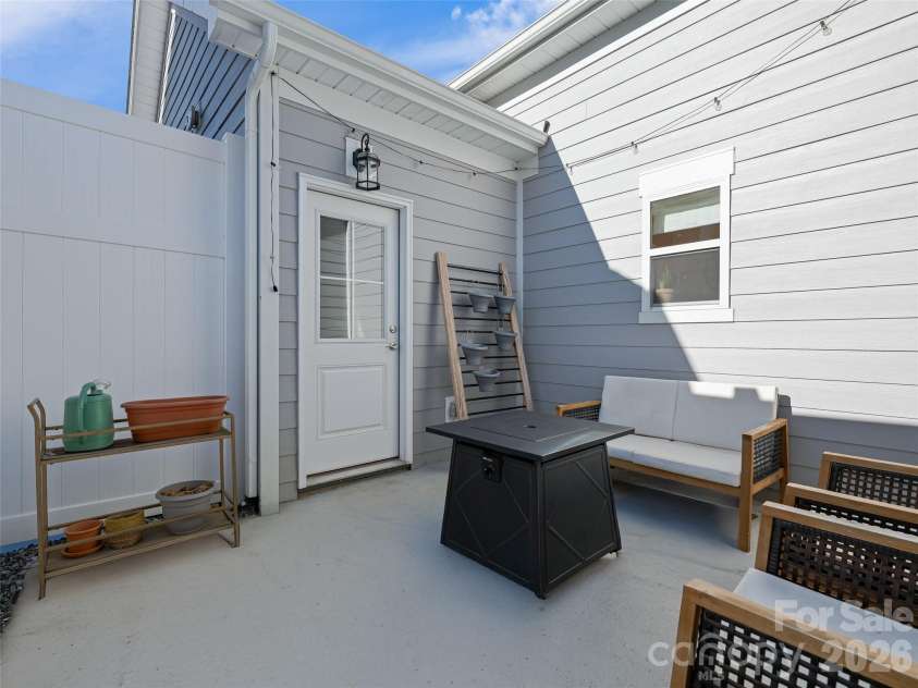 56 Walnut Springs Drive, Asheville, NC 28804.  MLS# CAR4357934, YatesRealty ID 18241. 
