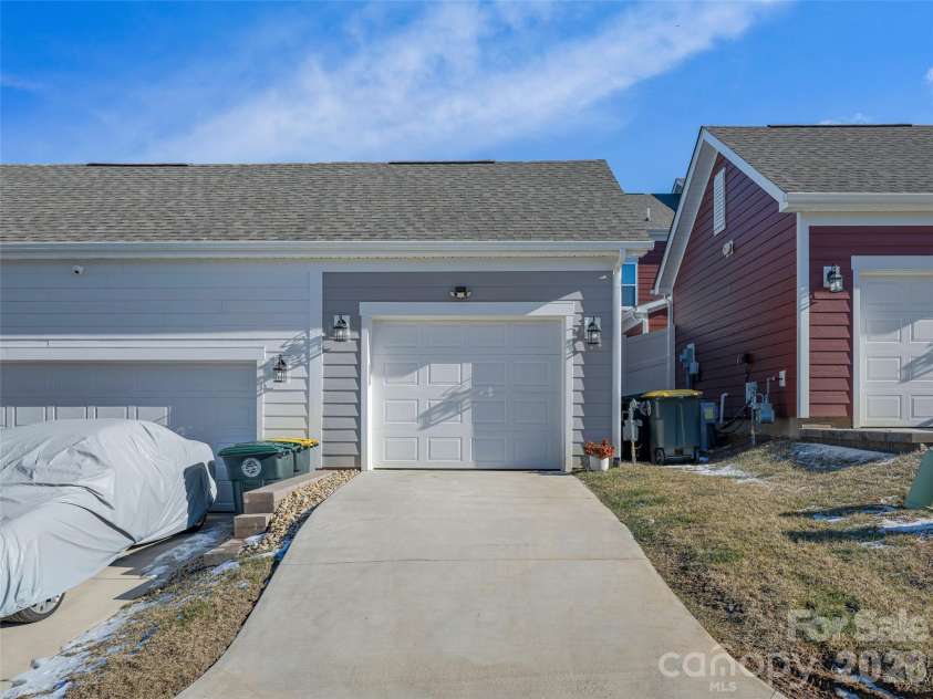 56 Walnut Springs Drive, Asheville, NC 28804.  MLS# CAR4357934, YatesRealty ID 18241. 