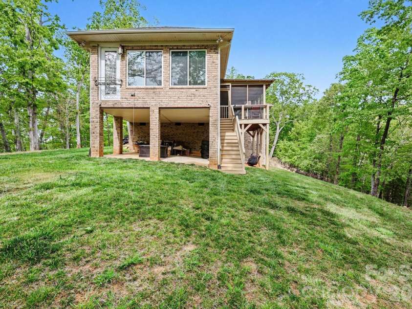 1629 Healing Springs Drive, Denton, NC 27239.  MLS# CAR4362810, YatesRealty ID 18242. 