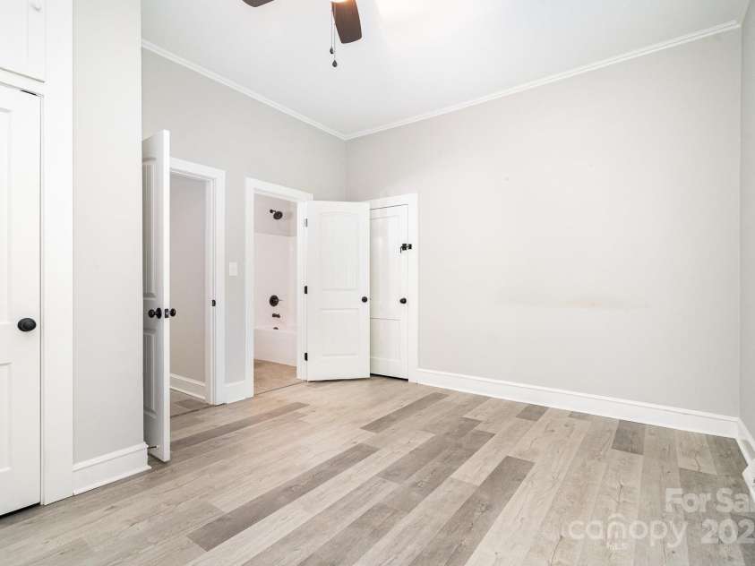 330 Central Avenue, Kannapolis, NC 28081.  MLS# CAR4264316, YatesRealty ID 18242. 