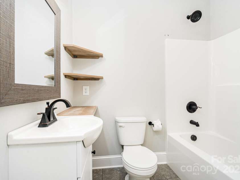 330 Central Avenue, Kannapolis, NC 28081.  MLS# CAR4264316, YatesRealty ID 18242. 