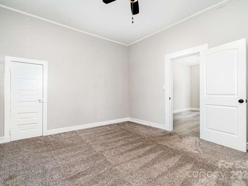 330 Central Avenue, Kannapolis, NC 28081.  MLS# CAR4264316, YatesRealty ID 18242. 