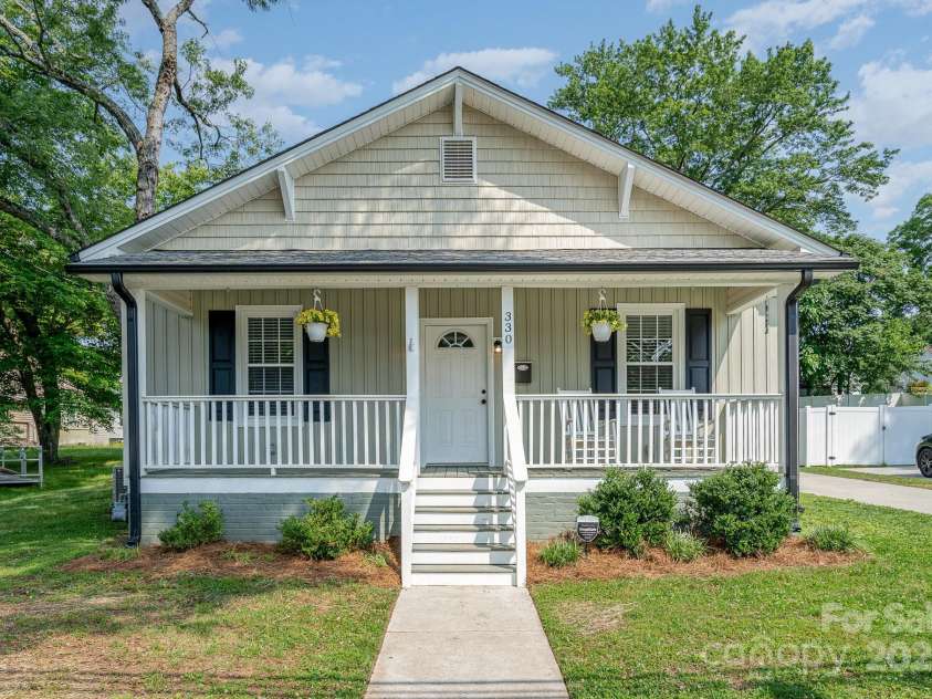 330 Central Avenue, Kannapolis, NC 28081.  MLS# CAR4264316, YatesRealty ID 18242. 