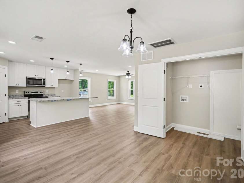 1332 Mason Street, Kannapolis, NC 28081.  MLS# CAR4371974, YatesRealty ID 18243. 