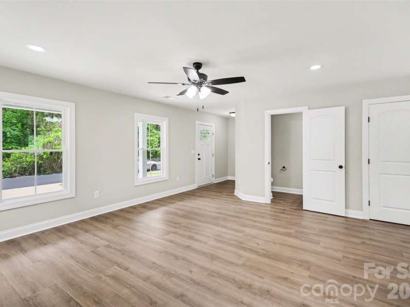 1332 Mason Street, Kannapolis, NC 28081.  MLS# CAR4371974, YatesRealty ID 18243. 