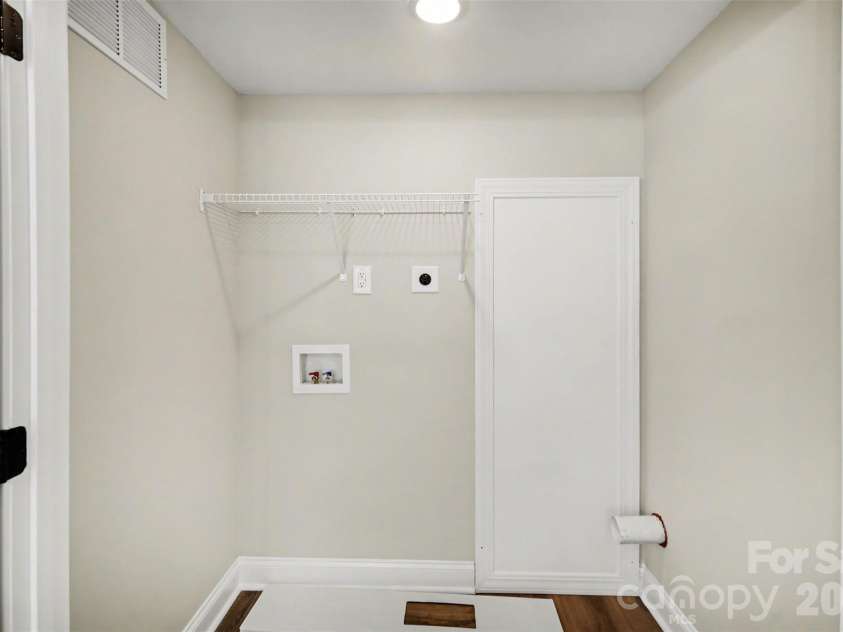 1332 Mason Street, Kannapolis, NC 28081.  MLS# CAR4371974, YatesRealty ID 18243. Laundry