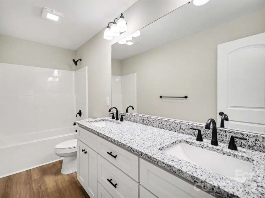1332 Mason Street, Kannapolis, NC 28081.  MLS# CAR4371974, YatesRealty ID 18243. Primary bath