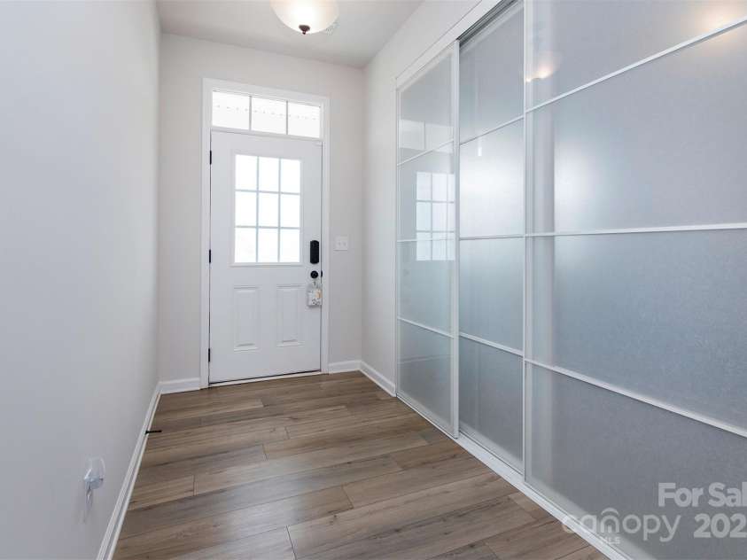 3252 Cheyney Park Drive, Charlotte, NC 28269.  MLS# CAR4253049, YatesRealty ID 18245. 