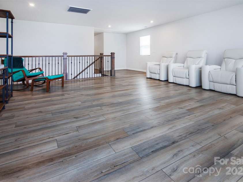 3252 Cheyney Park Drive, Charlotte, NC 28269.  MLS# CAR4253049, YatesRealty ID 18245. 
