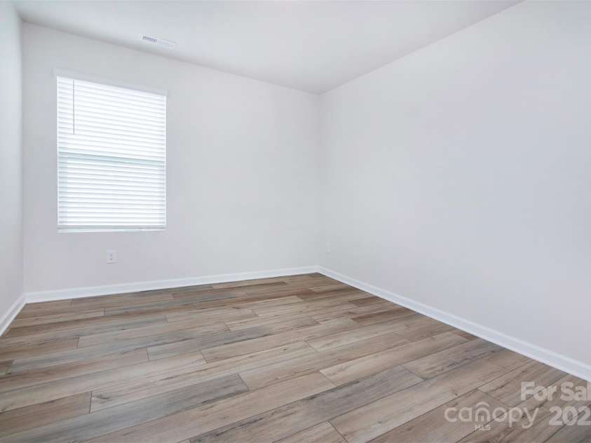 3252 Cheyney Park Drive, Charlotte, NC 28269.  MLS# CAR4253049, YatesRealty ID 18245. 