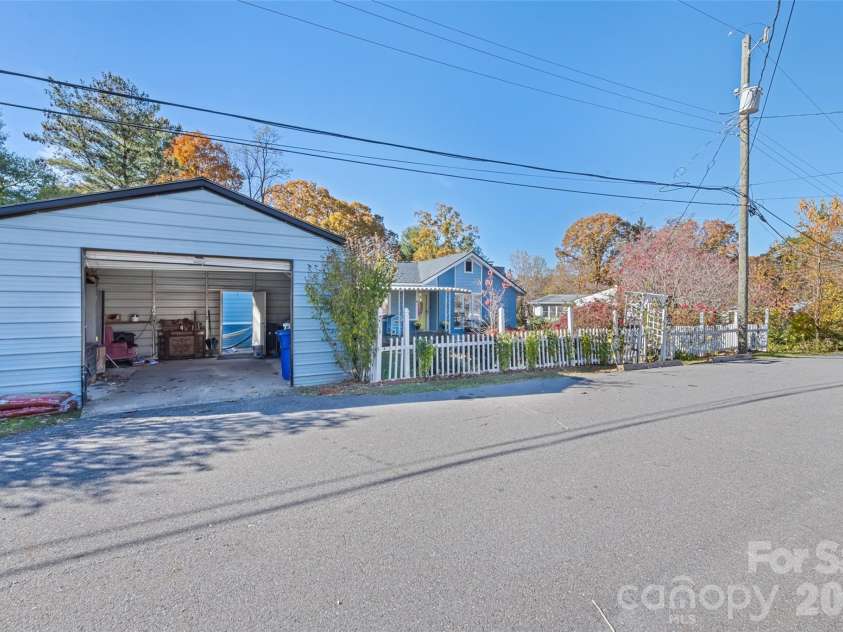 6 Chestnut Terrace, Asheville, NC 28803.  MLS# CAR4370302, YatesRealty ID 18246. 