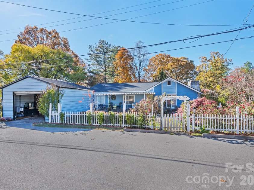 6 Chestnut Terrace, Asheville, NC 28803.  MLS# CAR4370302, YatesRealty ID 18246. 
