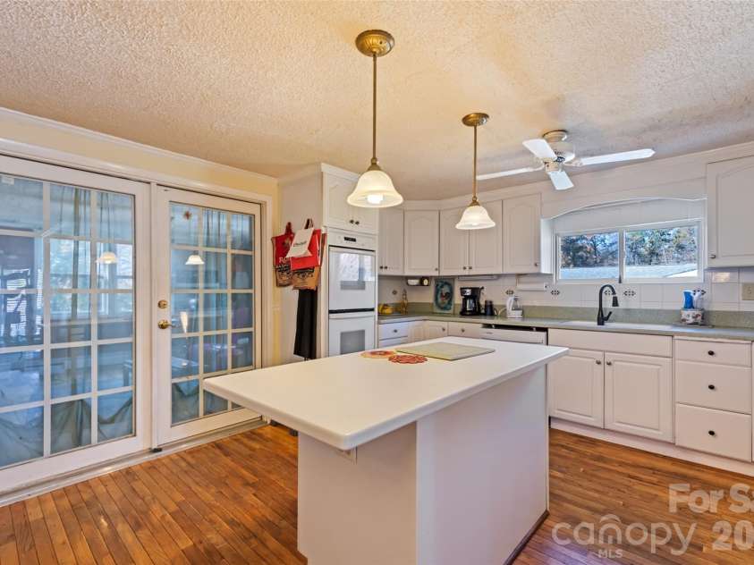 6 Chestnut Terrace, Asheville, NC 28803.  MLS# CAR4370302, YatesRealty ID 18246. 