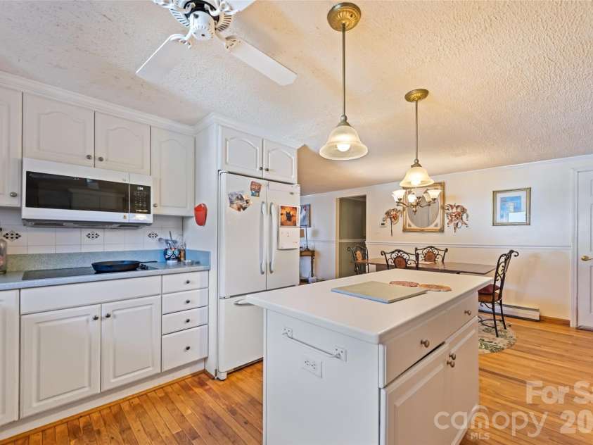 6 Chestnut Terrace, Asheville, NC 28803.  MLS# CAR4370302, YatesRealty ID 18246. 