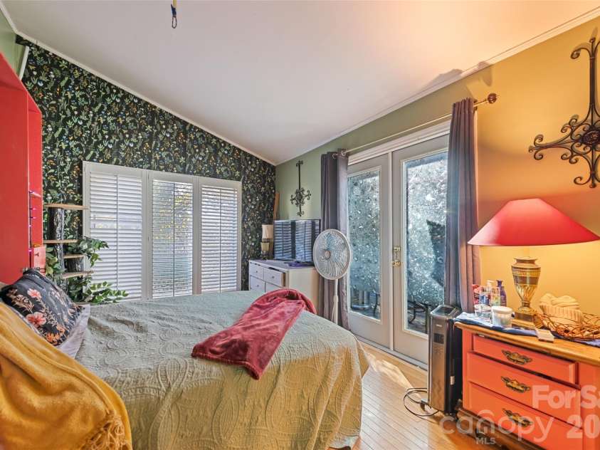 6 Chestnut Terrace, Asheville, NC 28803.  MLS# CAR4370302, YatesRealty ID 18246. 