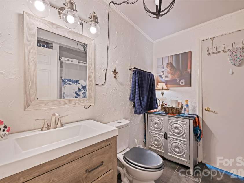 6 Chestnut Terrace, Asheville, NC 28803.  MLS# CAR4370302, YatesRealty ID 18246. 