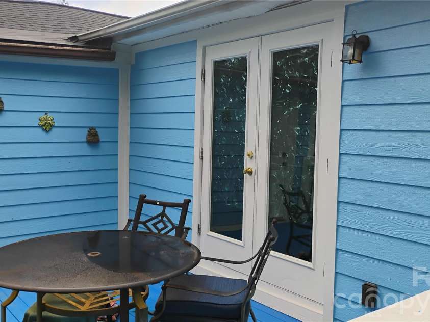 6 Chestnut Terrace, Asheville, NC 28803.  MLS# CAR4370302, YatesRealty ID 18246. 