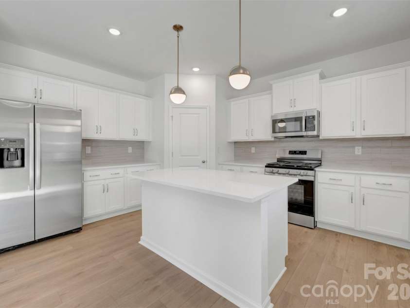 1735 Boulder Ridge Drive, Gastonia, NC 28052.  MLS# CAR4343306, YatesRealty ID 18249. Kitchen