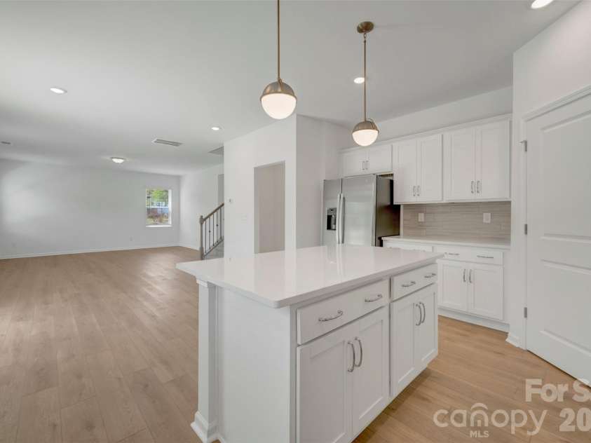1735 Boulder Ridge Drive, Gastonia, NC 28052.  MLS# CAR4343306, YatesRealty ID 18249. Kitchen