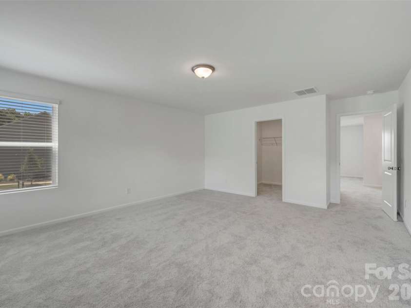 1735 Boulder Ridge Drive, Gastonia, NC 28052.  MLS# CAR4343306, YatesRealty ID 18249. Owner's suite