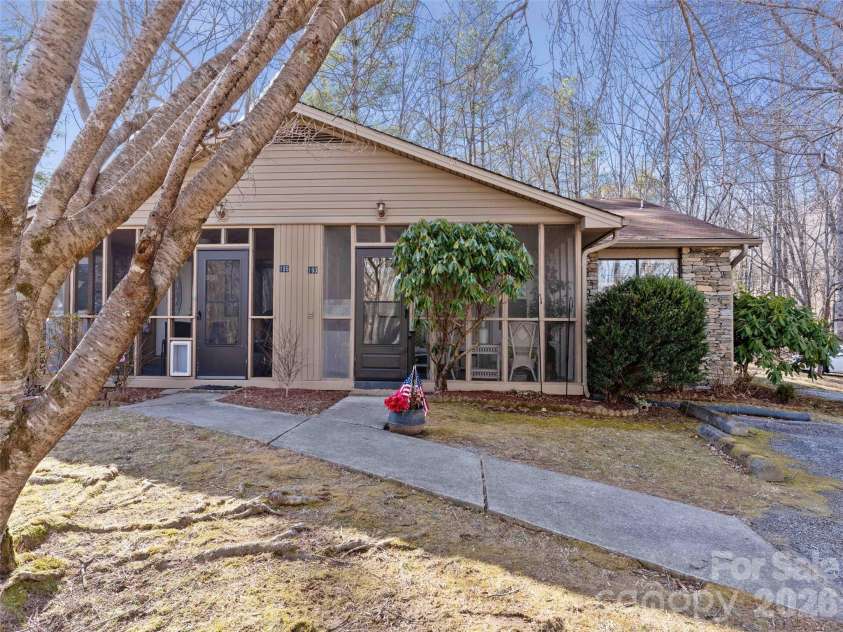 193 Freedom Road, Hendersonville, NC 28792.  MLS# CAR4345392, YatesRealty ID 1825. 