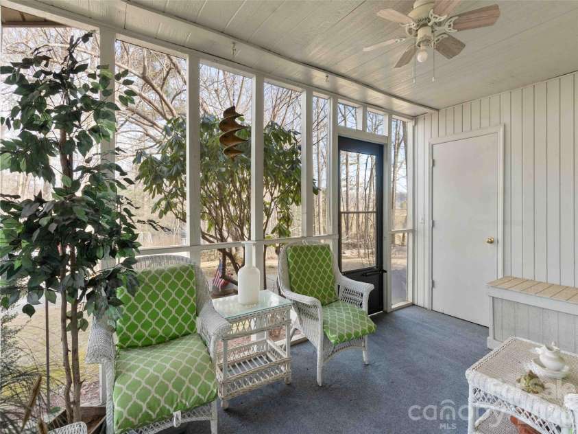 193 Freedom Road, Hendersonville, NC 28792.  MLS# CAR4345392, YatesRealty ID 1825. 