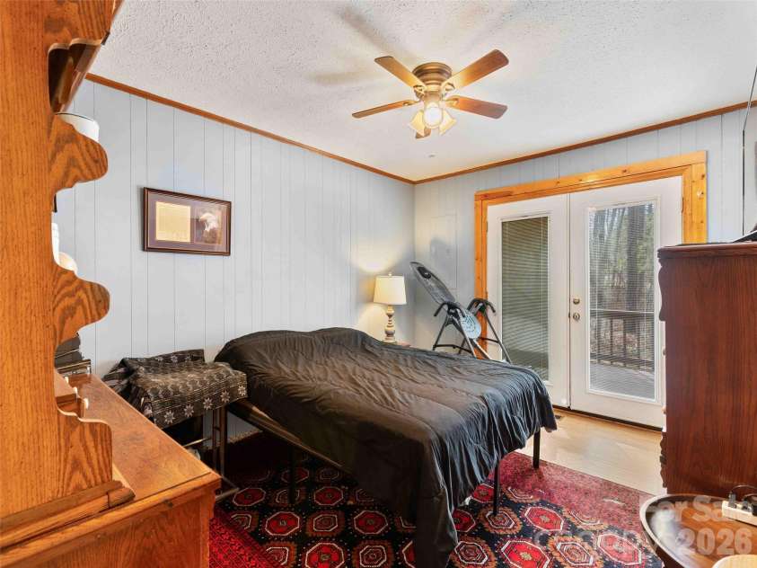 193 Freedom Road, Hendersonville, NC 28792.  MLS# CAR4345392, YatesRealty ID 1825. 