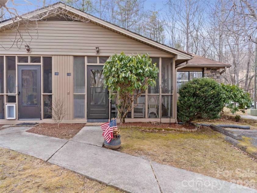 193 Freedom Road, Hendersonville, NC 28792.  MLS# CAR4345392, YatesRealty ID 1825. 
