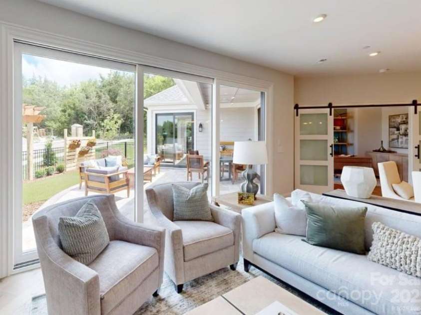 4172 Creek Bridge Circle, Charlotte, NC 28213.  MLS# CAR4331965, YatesRealty ID 1825. Not Actual Property