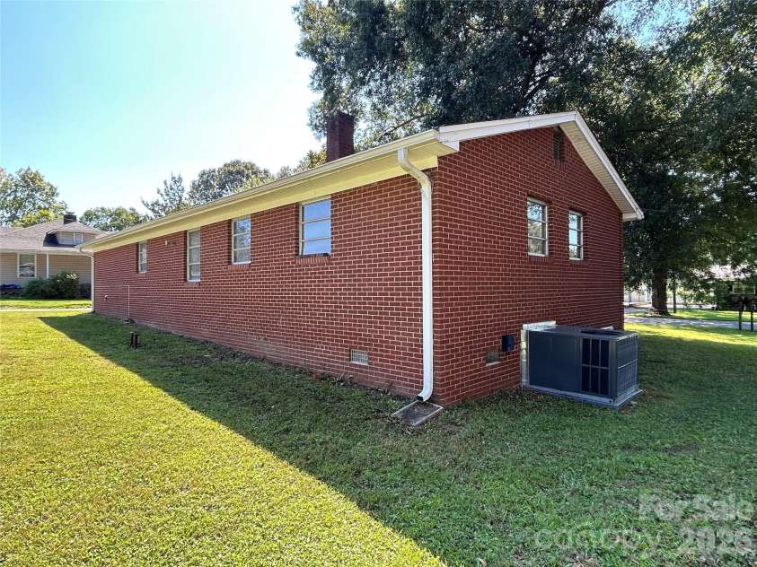 2218 5th Avenue, Gastonia, NC 28052.  MLS# CAR4300007, YatesRealty ID 18250. 
