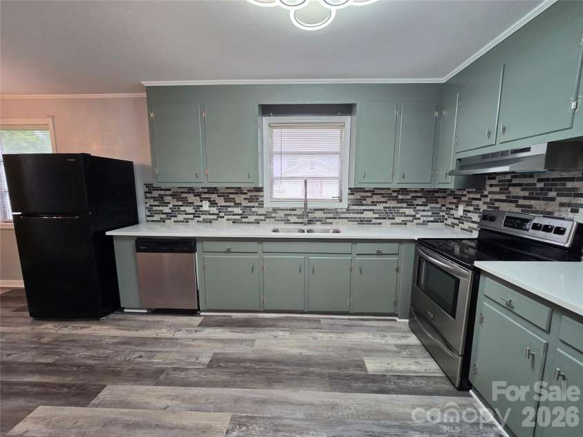 2218 5th Avenue, Gastonia, NC 28052.  MLS# CAR4300007, YatesRealty ID 18250. Kitchen