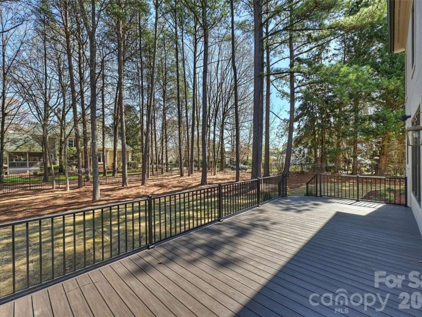 18802 Pentwater Court, Cornelius, NC 28031.  MLS# CAR4351983, YatesRealty ID 18251. 