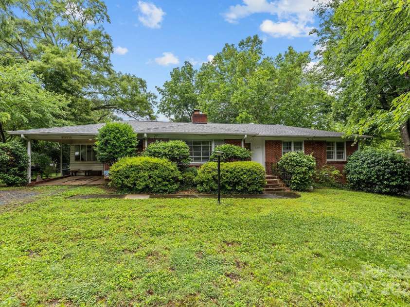 6207 Robinson Church Road, Charlotte, NC 28215.  MLS# CAR4267349, YatesRealty ID 18251. 